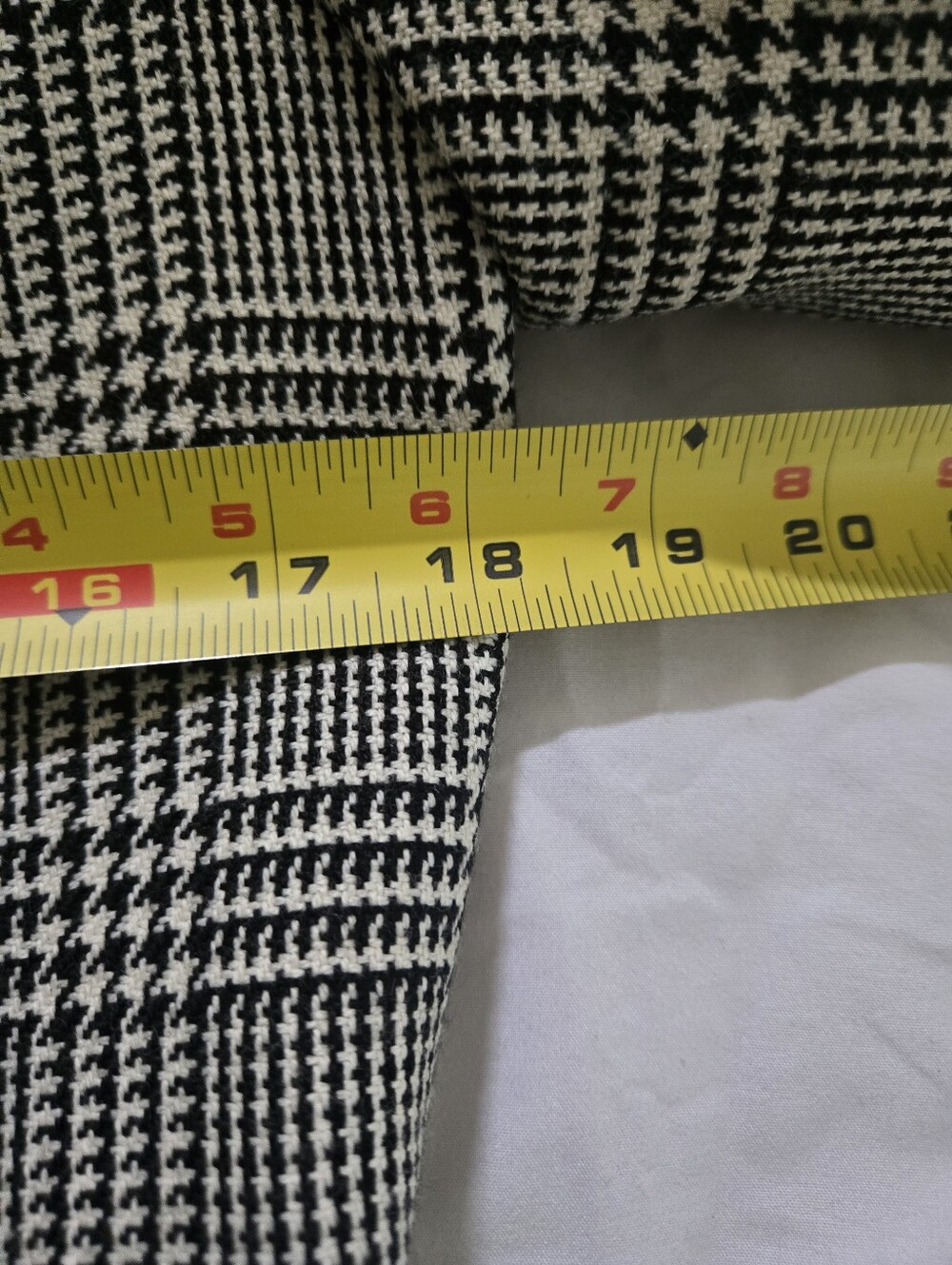 Liz Claiborne Women's Glenplaid Blazer - Picture 6 of 10